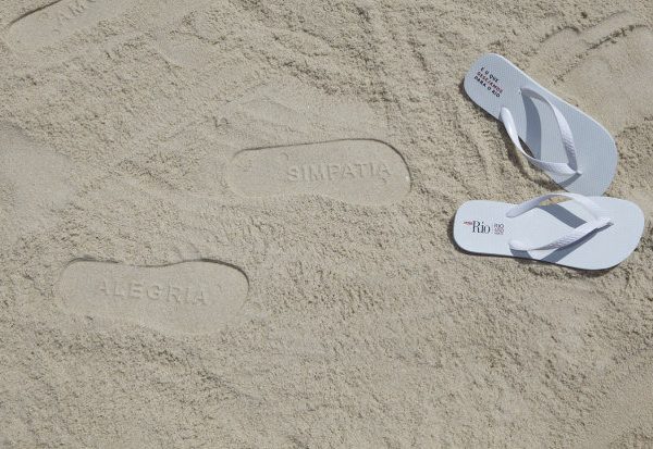 CHINELOS-MARCA-NA-AREIA